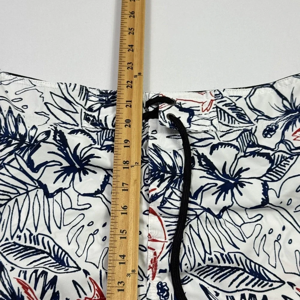Columbia PFG Shorts Mens 34 White Fish Floral Omni Shade Board‎ Swim Trunks